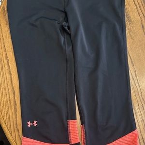 Under Armor capri Leggings size medium with no tags in really good condition